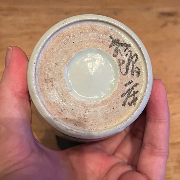 Antique Hand Painted Blue White China Sake Cup Japan With Wooden Stand VGUC - Picture 4 of 6